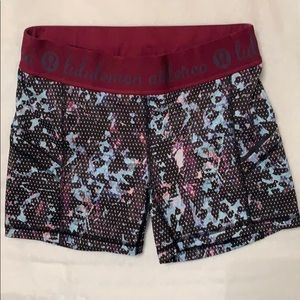🖤lululemon🖤Athletica Shorts